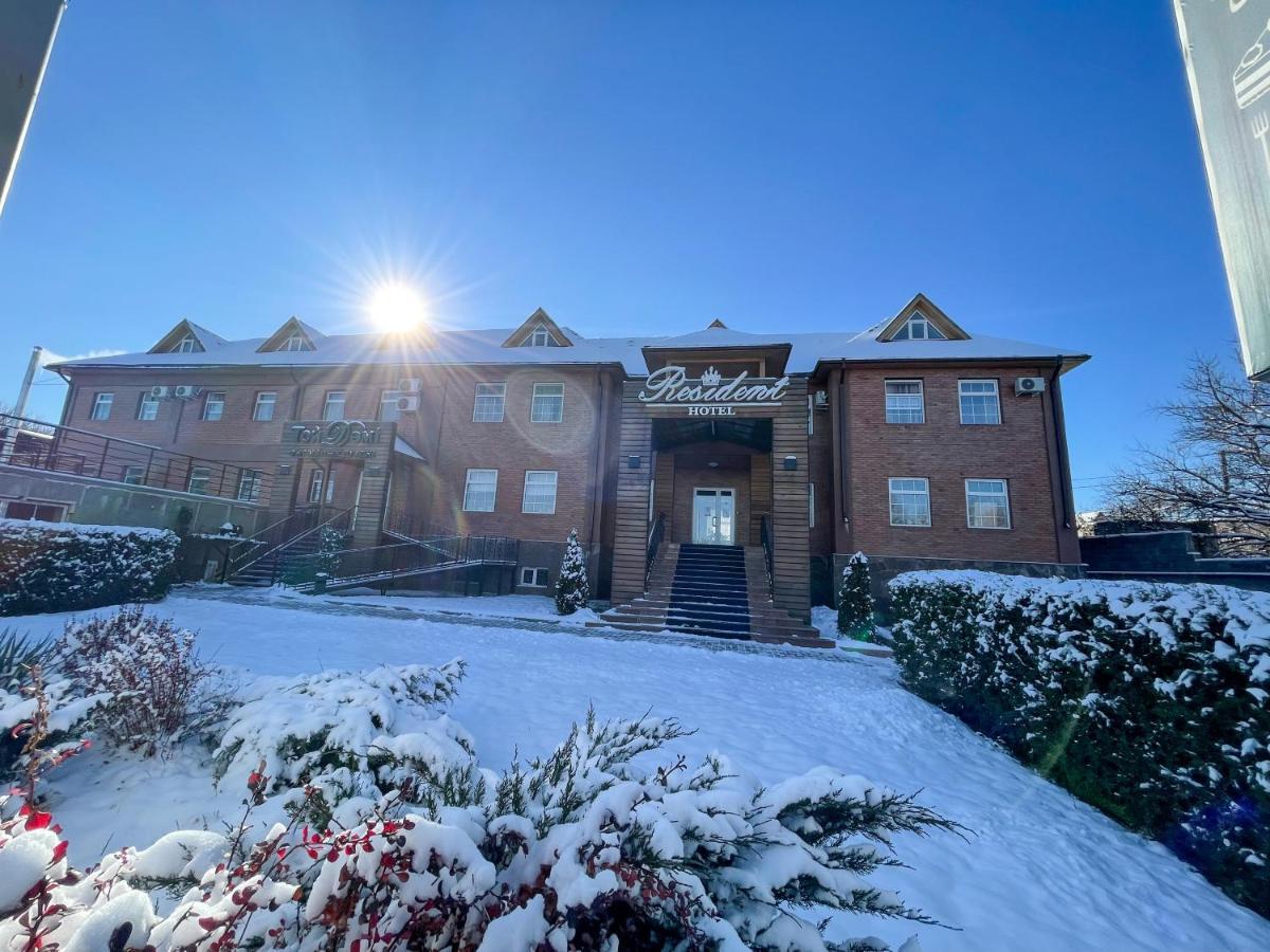 Resident Hotel Kaskelen ภายนอก รูปภาพ